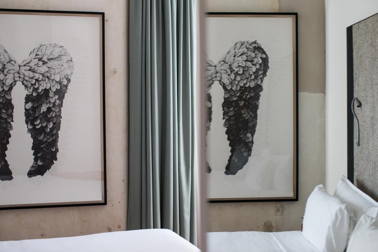 The Old Clare By Ode Hotels Sydney Ngoại thất bức ảnh Artwork by artist, photographer and designer, Mark Rothko