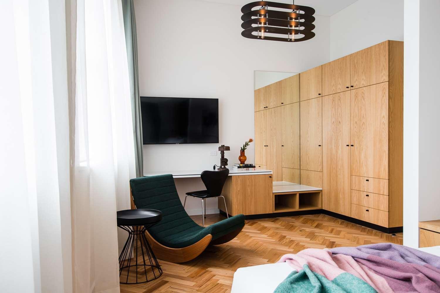 The Old Clare By Ode Hotels Sydney Ngoại thất bức ảnh A bedroom with a flat screen television